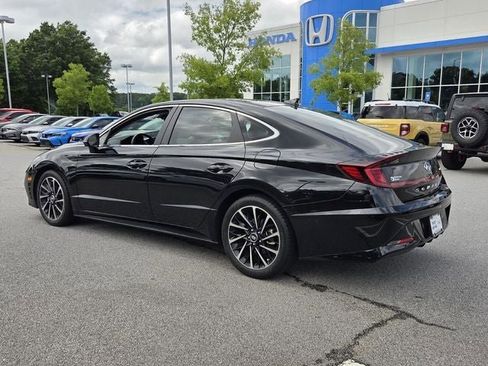 Used 2021 Hyundai Sonata Limited w/ Cargo Package FWD image 3