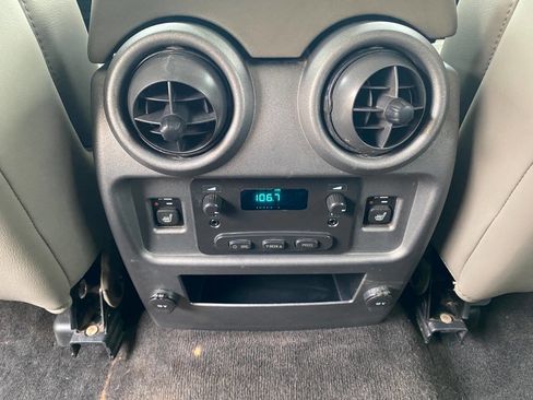 Used 2003 HUMMER H2 w/ Preferred Equipment Group image 25