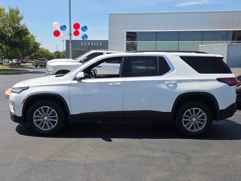 Used 2022 Chevrolet Traverse LT FWD image 2