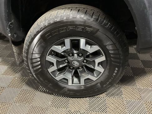 Used 2020 Toyota Tacoma TRD Off-Road image 34