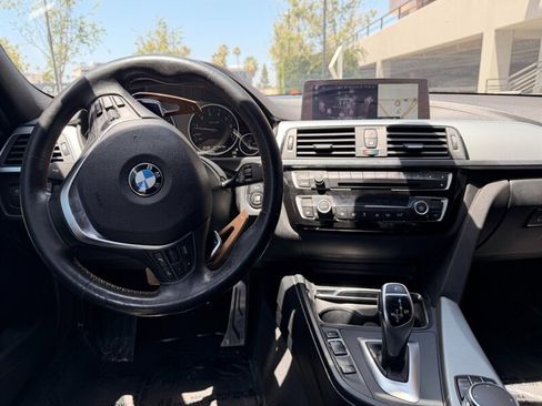 Used 2018 BMW 330i Sedan RWD image 10