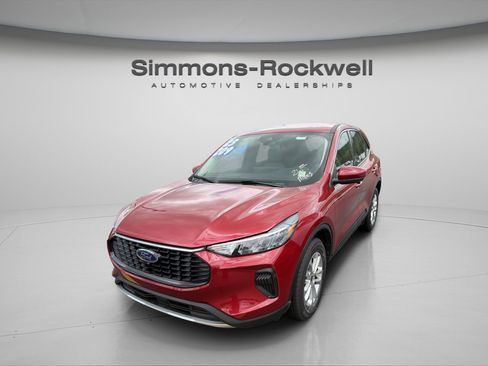 Used 2023 Ford Escape Active w/ Tech Pack #2 AWD/4WD image 7