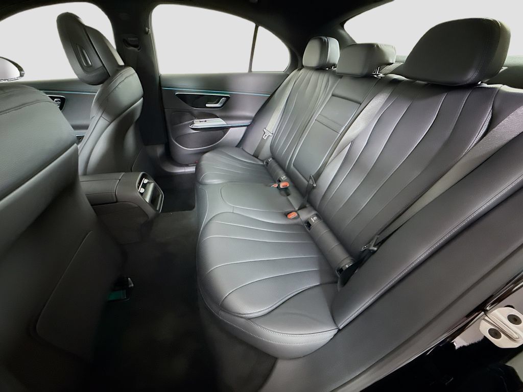 Used 2026 Mercedes-Benz E 350 4MATIC Sedan image 25