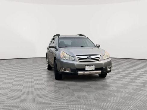 Used 2011 Subaru Outback 3.6R Limited w/ PWR Moonroof Pkg AWD/4WD image 3