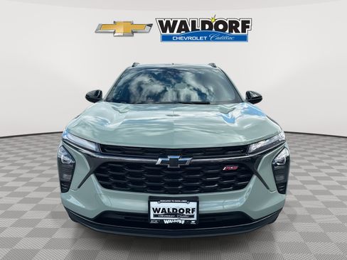 Certified 2024 Chevrolet Trax RS w/ Driver Confidence Package image 2