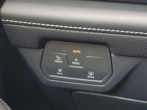 New 2026 Volkswagen Atlas Cross Sport SE FWD image 20