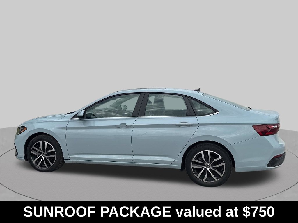 Used 2025 Volkswagen Jetta SE w/ Sunroof Package FWD image 2