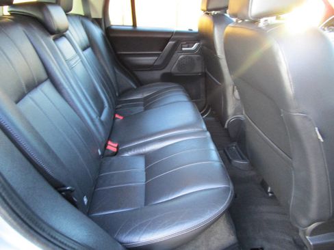 Used 2013 Land Rover LR2 HSE w/ HSE Pkg image 19