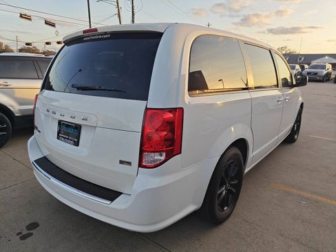 Used 2019 Dodge Grand Caravan GT FWD image 5