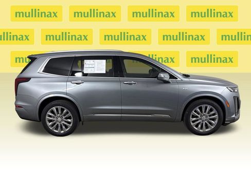 Used 2024 Cadillac XT6 Premium Luxury w/ Technology Package FWD image 2