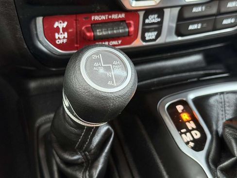Used 2024 Jeep Wrangler Unlimited Rubicon 4xe AWD/4WD image 29