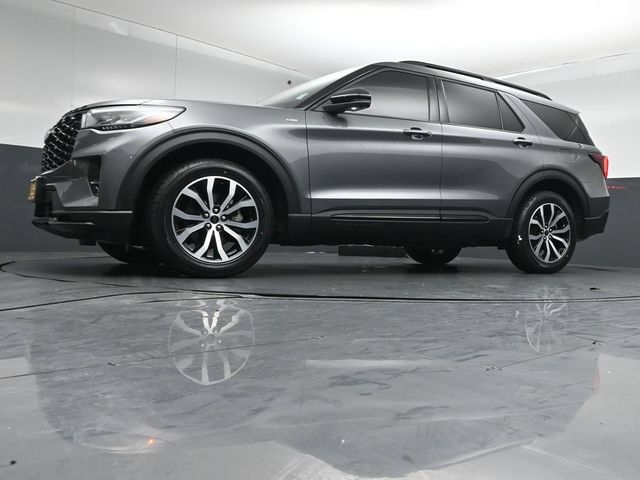 Certified 2025 Ford Explorer ST-Line AWD/4WD image 44