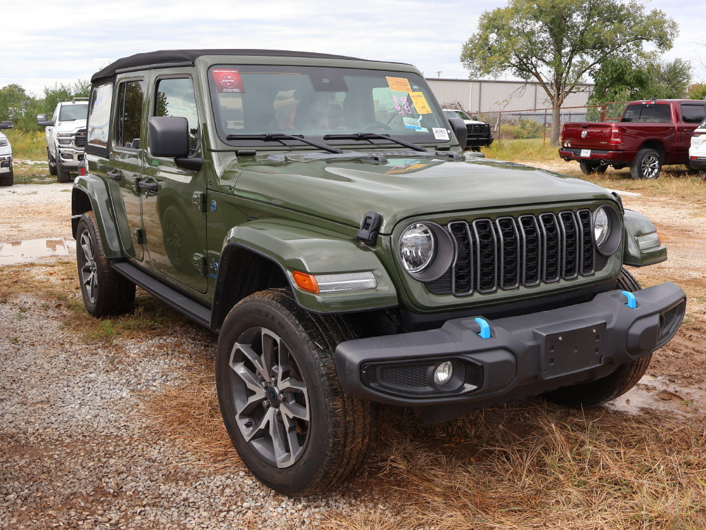 Used 2024 Jeep Wrangler Unlimited AWD/4WD image 11