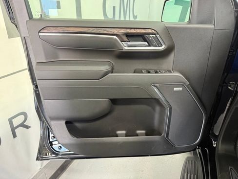 New 2026 GMC Sierra 1500 SLT w/ SLT Premium Package AWD/4WD image 9
