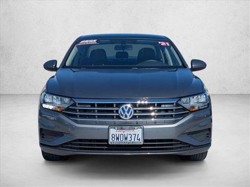 Used 2021 Volkswagen Jetta SE w/ SE Cold Weather Package FWD image 2
