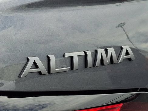Used 2025 Nissan Altima 2.5 SR FWD image 30