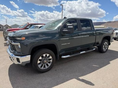 Used 2025 Chevrolet Silverado 2500 LT AWD/4WD image 2