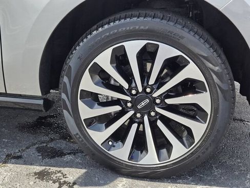 Used 2024 Lincoln Navigator Reserve AWD/4WD image 25