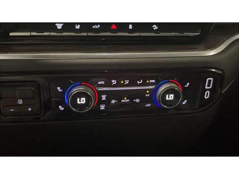 Used 2025 Chevrolet Silverado 2500 LT AWD/4WD image 14