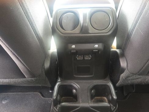 Used 2022 Jeep Gladiator Overland w/ LED Lighting Group AWD/4WD image 15