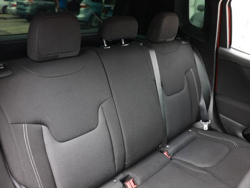 Used 2020 Jeep Renegade Sport image 14