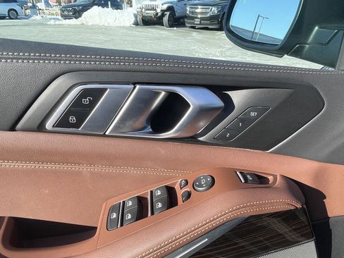 Used 2024 BMW X5 xDrive40i w/ Premium Package image 11