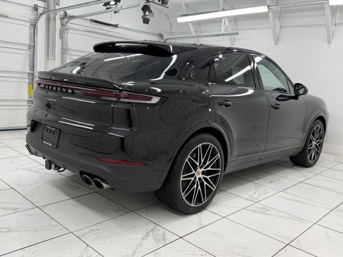 Certified 2026 Porsche Cayenne Coupe AWD/4WD image 11