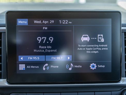Used 2025 Hyundai Venue SEL FWD image 16