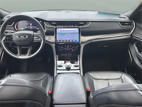 Used 2024 Jeep Grand Cherokee Overland image 35