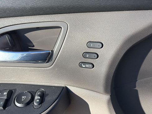 Used 2014 Honda Odyssey Touring image 9