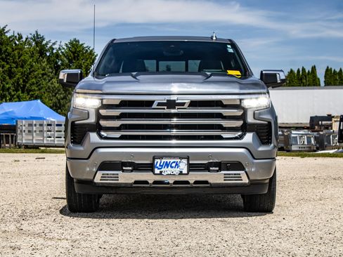 Used 2024 Chevrolet Silverado 1500 High Country w/ High Country Premium Package AWD/4WD image 5