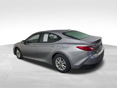 Used 2025 Toyota Camry LE FWD image 10