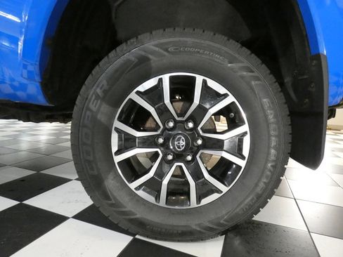 Used 2020 Toyota Tacoma 4x4 Double Cab image 8
