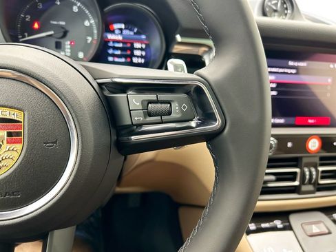 Certified 2026 Porsche Macan AWD/4WD image 15