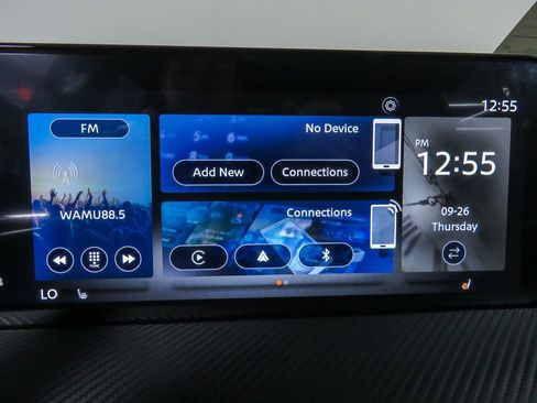 Used 2025 Nissan Kicks SR w/ SR Premium Package image 14