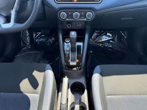 Used 2025 Nissan Versa SV FWD image 39