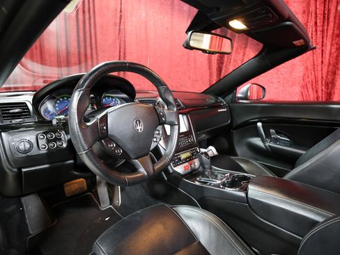 Used 2017 Maserati GranTurismo Convertible RWD image 14