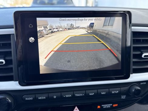 Used 2022 Hyundai Venue Limited w/ Cargo Package FWD image 24