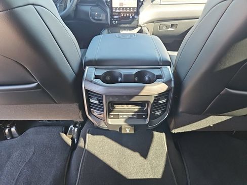 New 2026 RAM 3500 Laramie AWD/4WD image 33