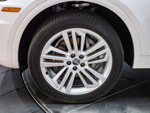 Used 2018 Audi Q5 2.0T Premium Plus w/ Premium Plus Package AWD/4WD image 7