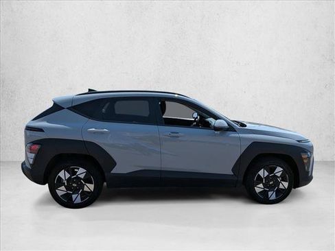 Used 2025 Hyundai Kona SEL FWD image 4