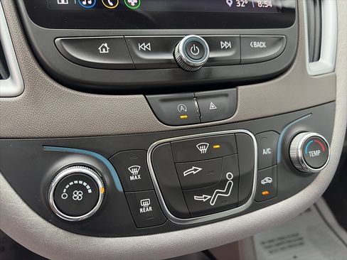 Used 2022 Chevrolet Malibu LS image 22