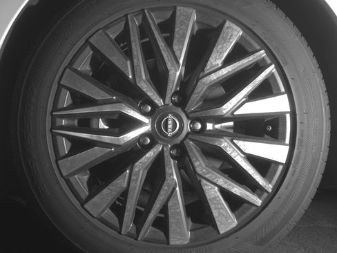 Used 2025 Nissan Altima 2.5 SV FWD image 12