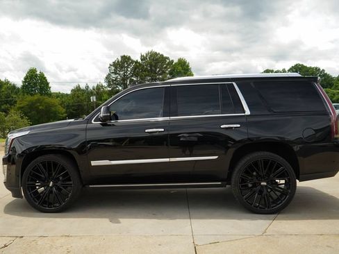 Used 2019 Cadillac Escalade Premium Luxury AWD/4WD image 24