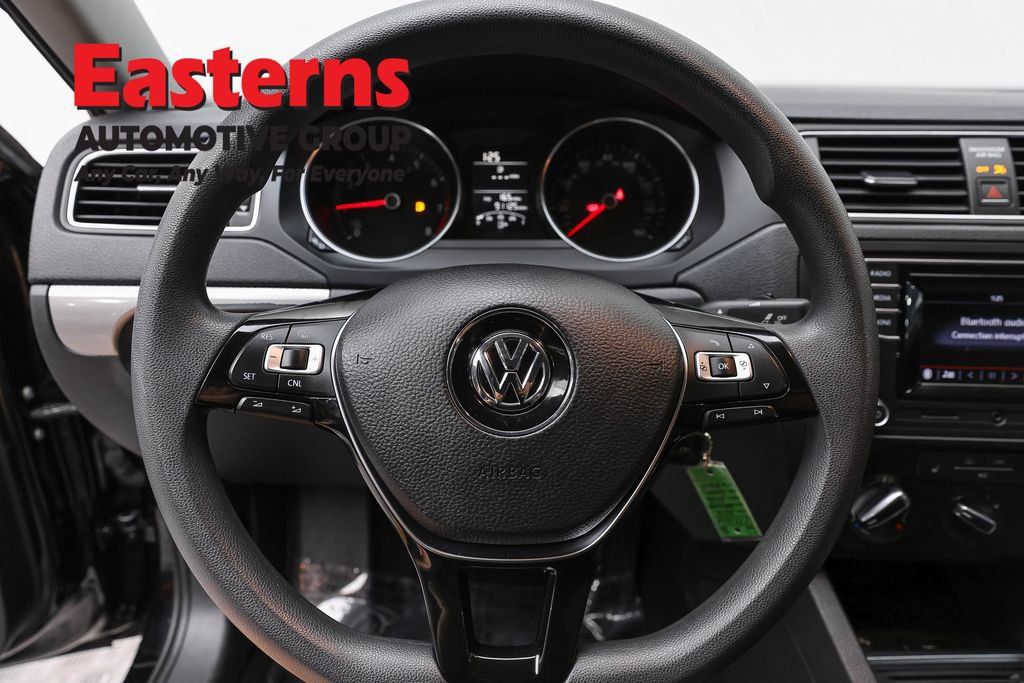 Used 2017 Volkswagen Jetta S w/ Jetta S Cold Weather Package FWD image 10