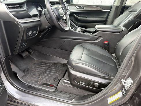 Used 2022 Jeep Grand Cherokee L Limited image 9