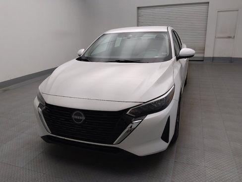 Used 2024 Nissan Sentra SV FWD image 15