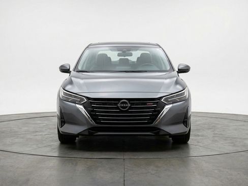 Used 2025 Nissan Sentra SV FWD image 2
