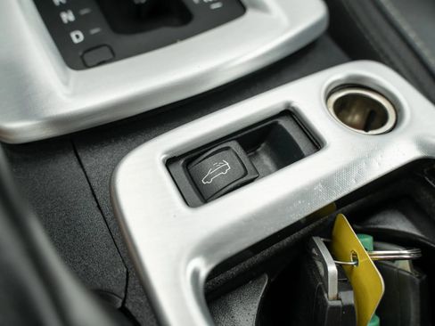 Used 2013 Volvo C70 T5 image 25