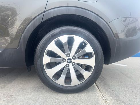 Used 2020 Kia Telluride S w/ S 8 Passenger Seating Package image 17